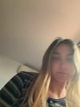 DoriDeluxe66 online show from 2, 3, 2026