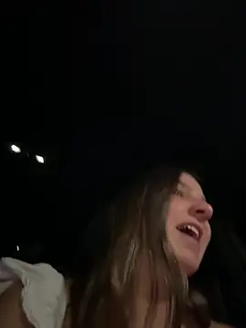 DoriDeluxe66 online show from 19, 10, 2025