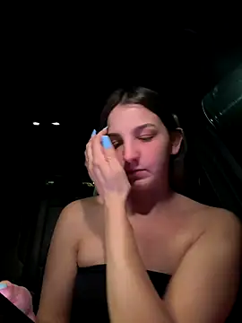 DoriDeluxe66 online show from 17, 10, 2025