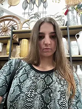 DoriDeluxe66 online show from 5, 11, 2025