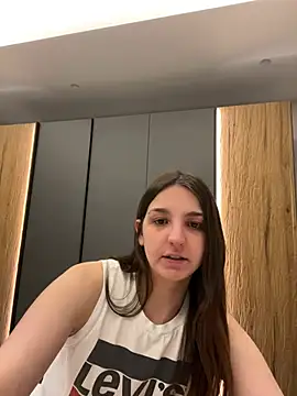 DoriDeluxe66 online show from 9, 3, 2025