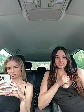 DoriDeluxe66 online show from 21, 3, 2025