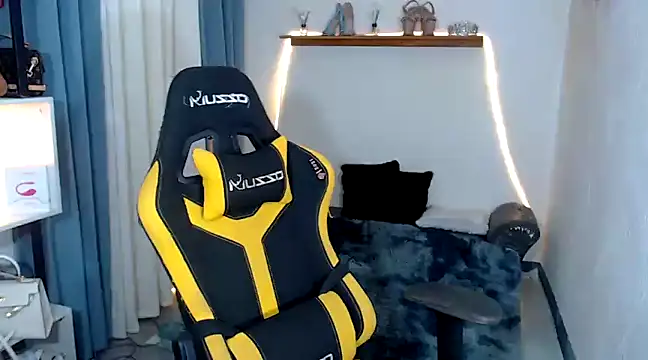 MarieLoveGlamorous online show from 19, 12, 2024