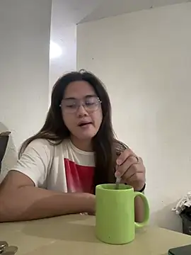 MarieLoveGlamorous online show from 3, 3, 2025