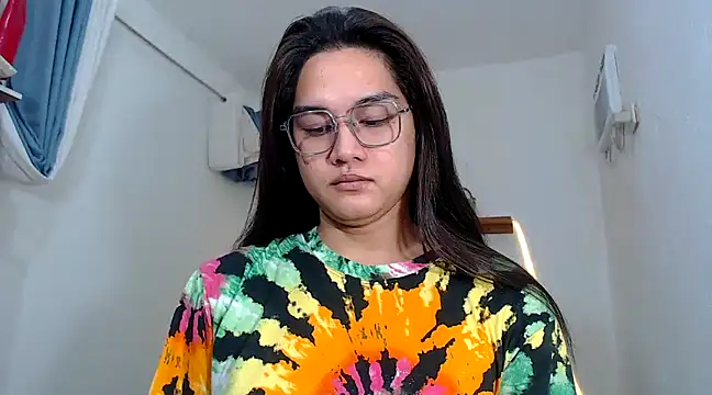 MarieLoveGlamorous online show from 2, 2, 2025