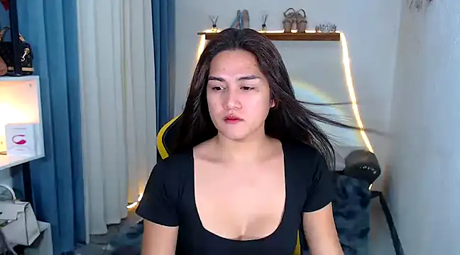 MarieLoveGlamorous online show from 14, 12, 2024