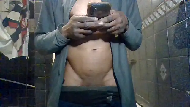 Snapshot of CuzzyB69 chatting on 18, 2, 2026 CuzzyB69 online show from 18, 2, 2026