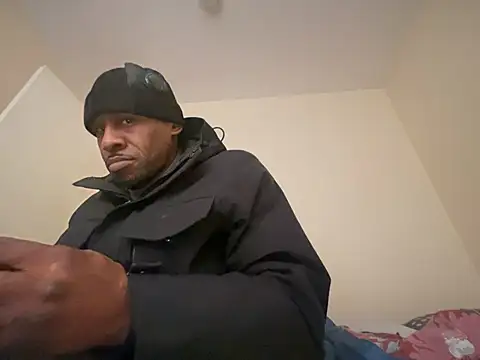 CuzzyB69 online show from 22, 2, 2025