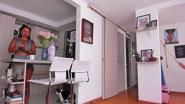 karlye 5 online show from 4, 12, 2025