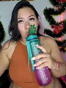 Snapshot of ValerieDiiamond chatting on 17, 12, 2024 ValerieDiiamond online show from 17, 12, 2024