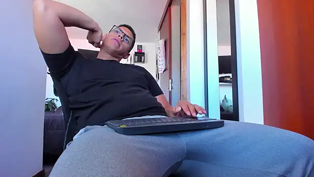  John Boy  online show from 9, 5, 2026