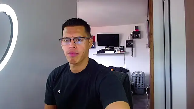  John Boy  online show from 8, 4, 2026