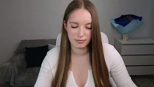 EvaMaddison online show from 3, 3, 2025