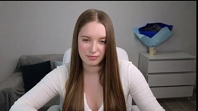EvaMaddison online show from 2, 2, 2025