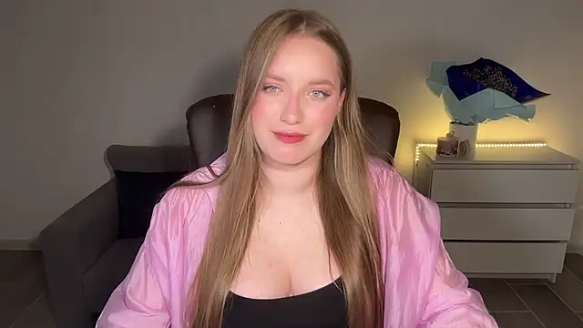 EvaMaddison online show from 19, 7, 2026