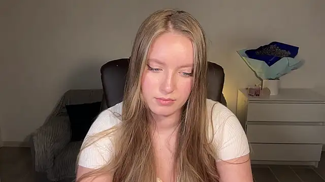 EvaMaddison online show from 20, 4, 2026