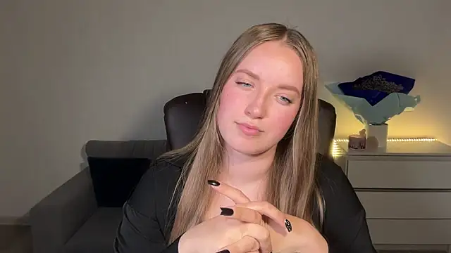 EvaMaddison online show from 12, 6, 2026