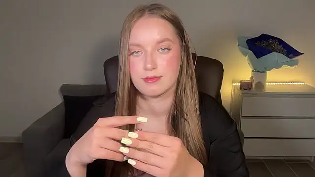EvaMaddison online show from 22, 6, 2026