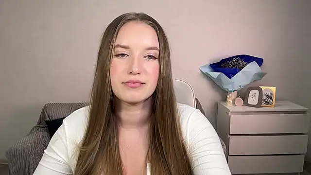 EvaMaddison online show from 8, 10, 2025