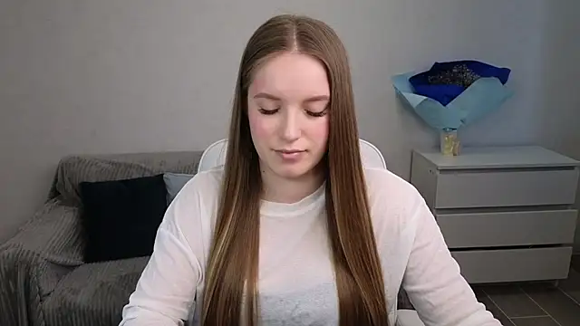 EvaMaddison online show from 27, 2, 2025