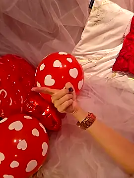 AureliaDoux online show from 11, 2, 2026