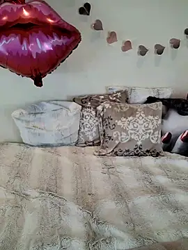 AureliaDoux online show from 13, 2, 2025