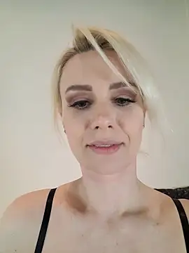 AureliaDoux online show from 16, 3, 2025