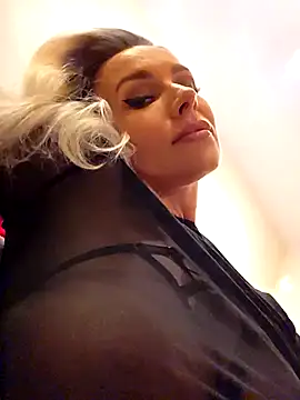 AureliaDoux online show from 25, 2, 2026