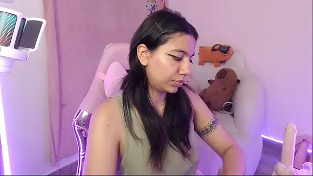 Snapshot of Nami_usagi chatting on 15, 10, 2025 Nami usagi online show from 15, 10, 2025