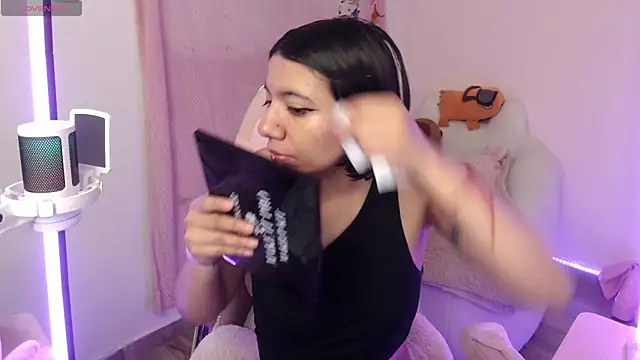 Snapshot of Nami_usagi chatting on 21, 10, 2025 Nami usagi online show from 21, 10, 2025