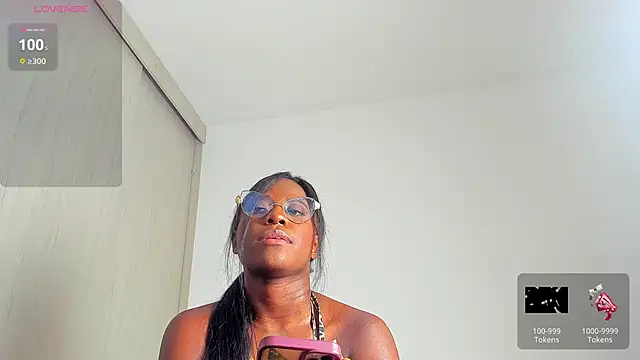 Snapshot of caroline_tovar chatting on 22, 9, 2025 caroline tovar online show from 22, 9, 2025