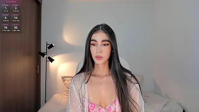 RebeccaBaxter online show from 13, 4, 2026