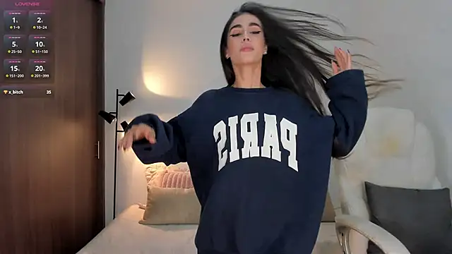 RebeccaBaxter online show from 12, 11, 2025