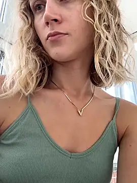 Snapshot of Feral_berry_8133 chatting on 20, 9, 2025 Feral berry 8133 online show from 20, 9, 2025