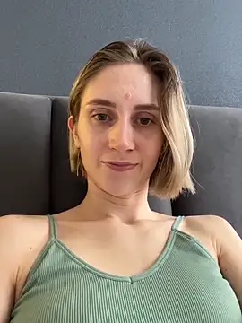 Snapshot of Feral_berry_8133 chatting on 2, 2, 2025 Feral berry 8133 online show from 2, 2, 2025