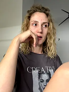 Snapshot of Feral_berry_8133 chatting on 12, 9, 2025 Feral berry 8133 online show from 12, 9, 2025