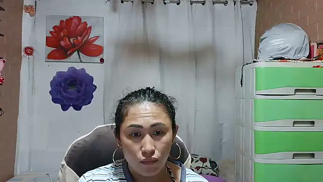Snapshot of M_e_c_e_l chatting on 4, 5, 2026 M e c e l online show from 4, 5, 2026