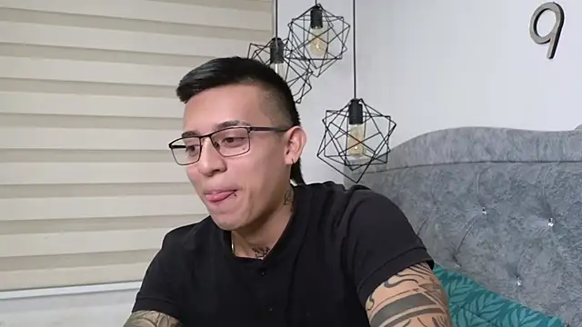 SIXXTOLOVE18 online show from 8, 3, 2026