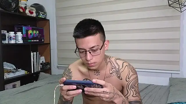 SIXXTOLOVE18 online show from 5, 11, 2025