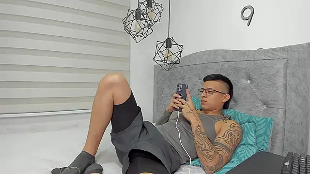 SIXXTOLOVE18 online show from 5, 3, 2026