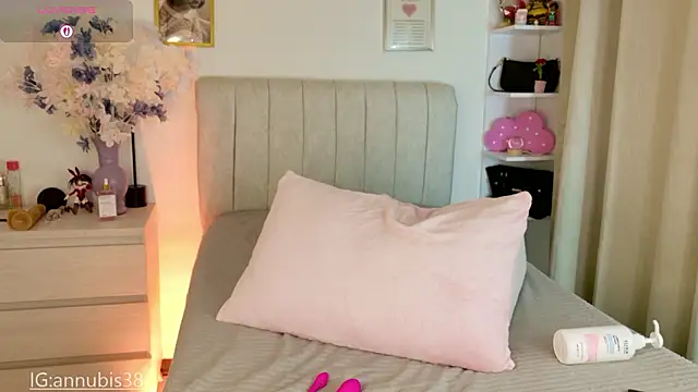 Annubis lia online show from 4, 3, 2026