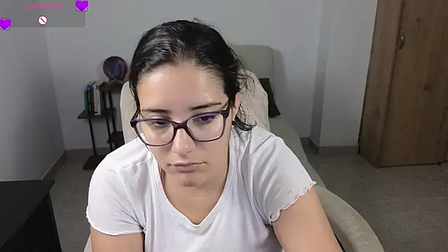 Snapshot of blue__moon_ chatting on 7, 7, 2026 blue moon online show from 7, 7, 2026