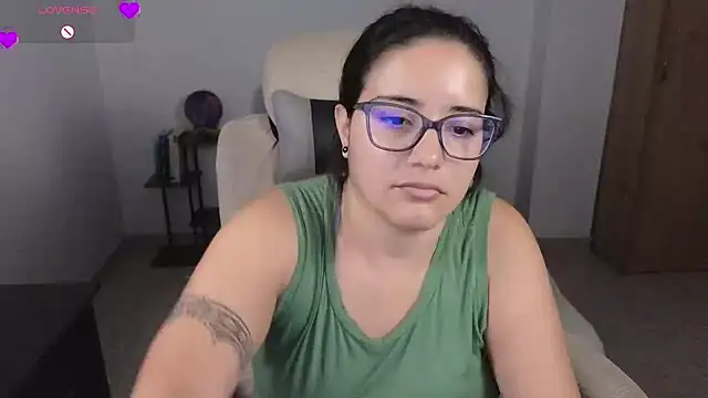 Snapshot of blue__moon_ chatting on 15, 7, 2026 blue moon online show from 15, 7, 2026