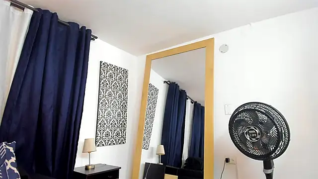 Malaika Toure online show from 15, 11, 2025