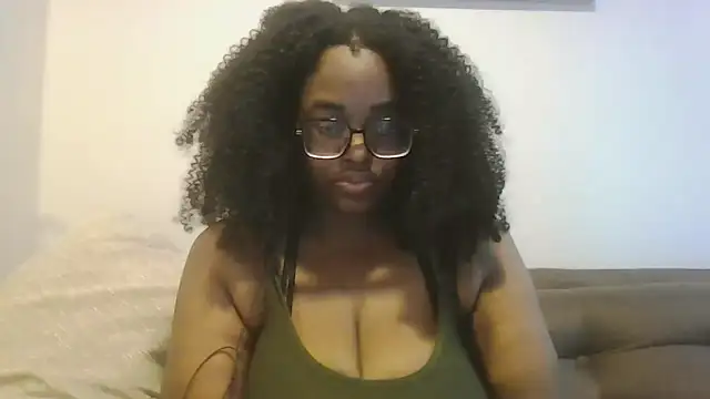 Snapshot of MissCC99 chatting on 11, 4, 2026 MissCC99 online show from 11, 4, 2026
