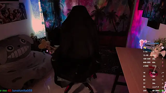 Snapshot of emma_luna59 chatting on 28, 10, 2025 emma luna59 online show from 28, 10, 2025