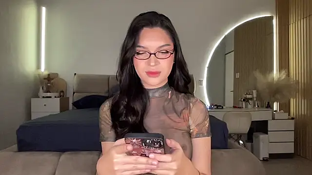 Snapshot of Rogueblaze chatting on 29, 9, 2025 Rogueblaze online show from 29, 9, 2025