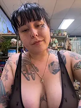 Snapshot of evacheers chatting on 22, 10, 2025 evacheers online show from 22, 10, 2025