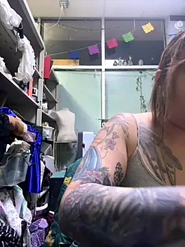 Snapshot of evacheers chatting on 14, 9, 2025 evacheers online show from 14, 9, 2025