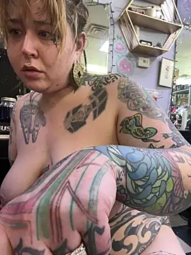 Snapshot of evacheers chatting on 5, 2, 2025 evacheers online show from 5, 2, 2025